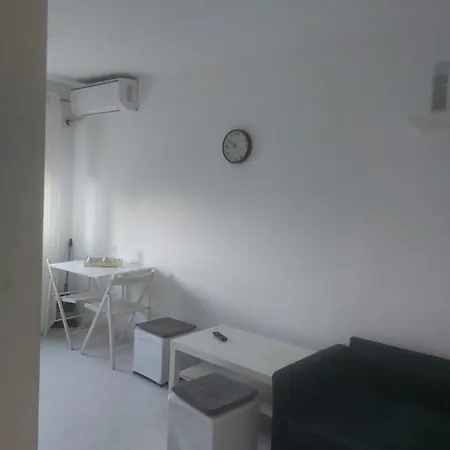 Apartament Garsoniera Cozi *